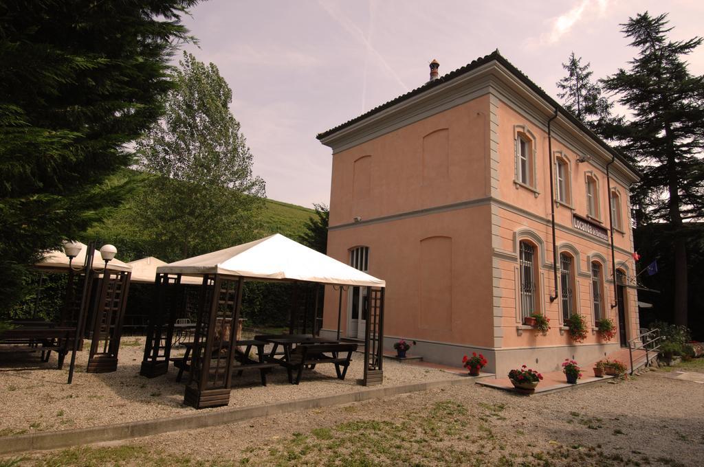 Locanda Del Barbaresco Alba  Bagian luar foto